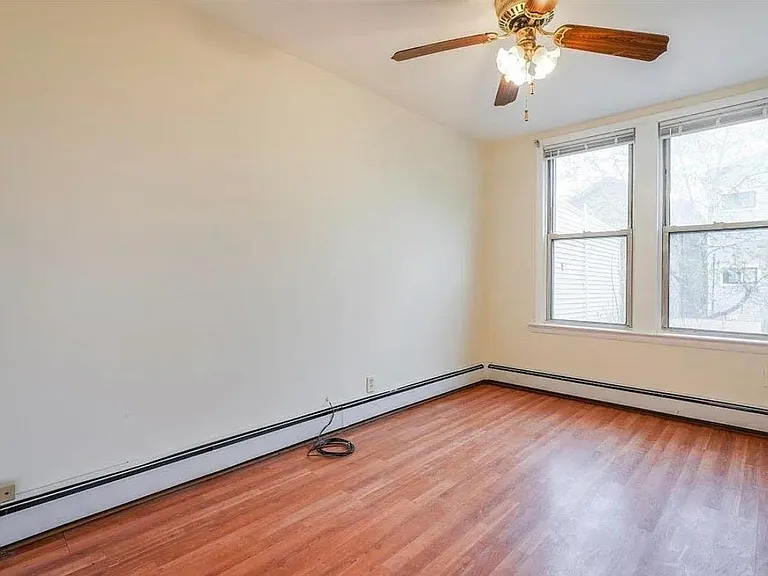 19 Hawthorne Ave #1 — Photo 5