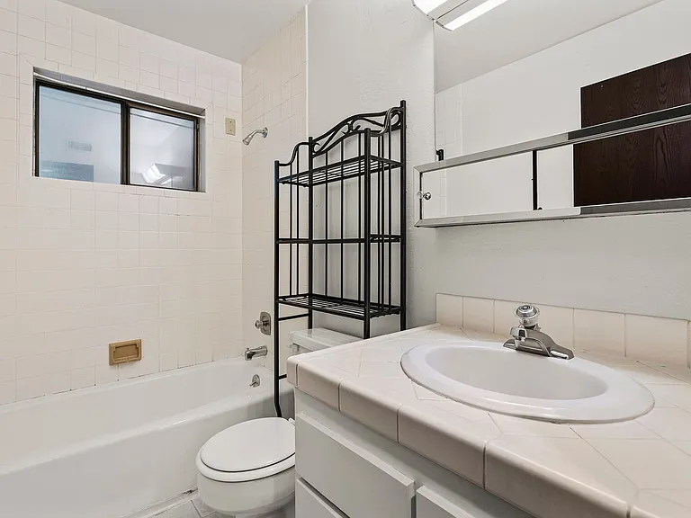 1000 Lakeshore Blvd #2 — Photo 14