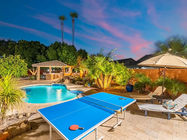372 W Amoroso Dr — Photo 165