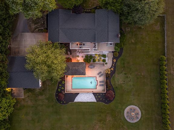 3rd image of 92 Long Creek Dr