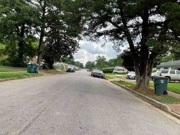 Exterior Neighborhood (street photo)