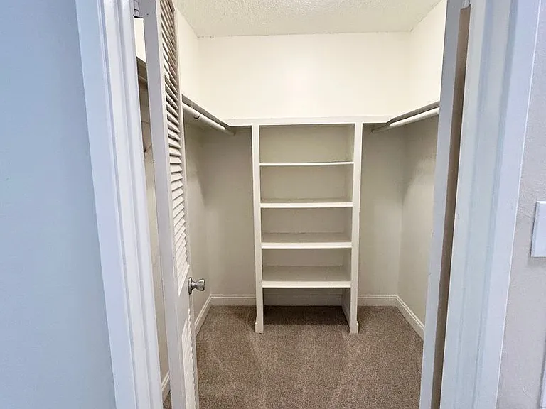 Greenhaven Apartments ~ In the Heart of Sacramento's Pocket Neighborhood! — Photo 5