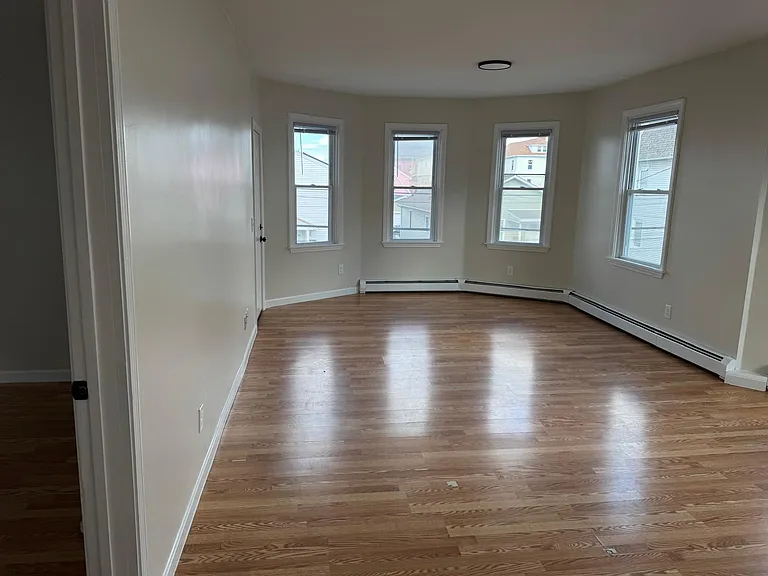 31 Linwood Ave #2 — Photo 4