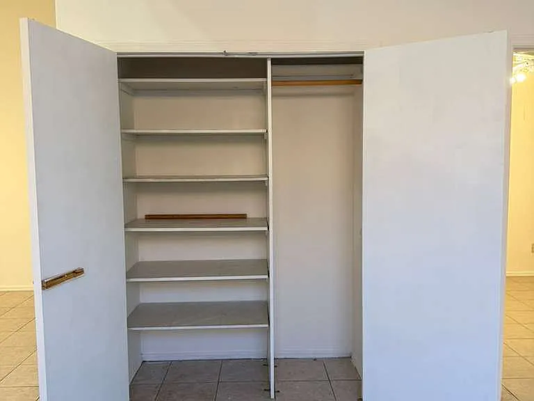 1181 W Chicago St — Photo 21
