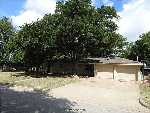 2nd image of 406 Leslie Dr