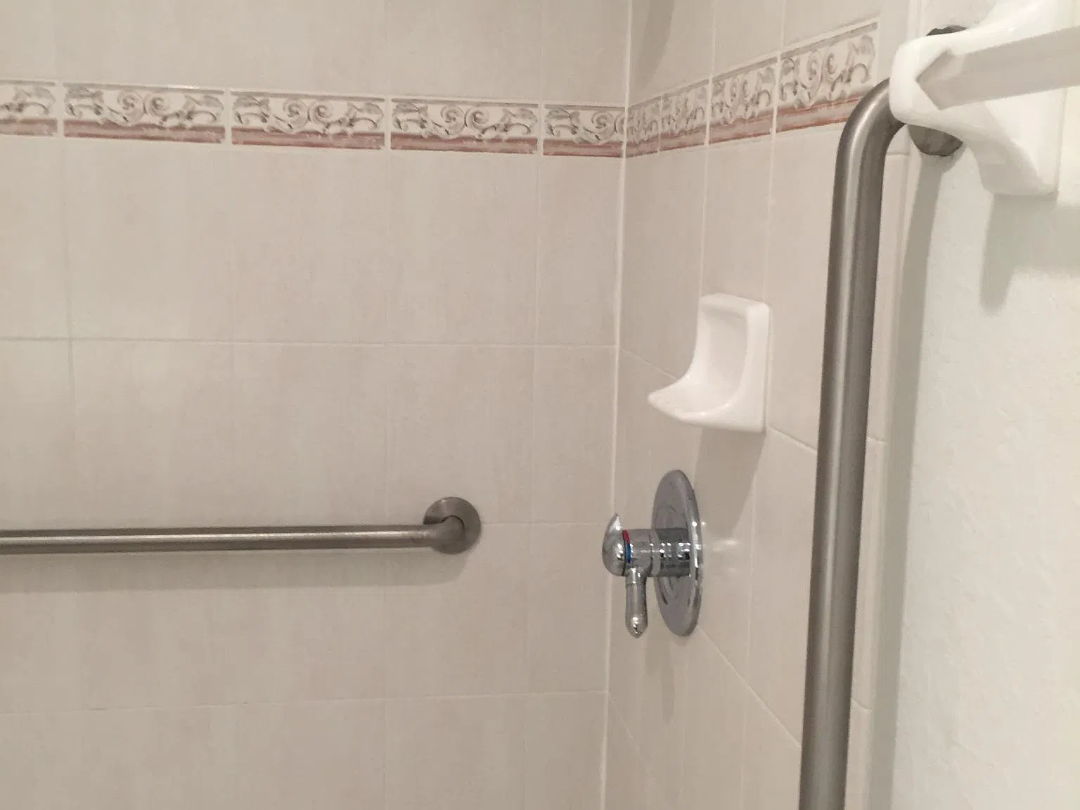 3 bed, 1600 sqft, $1,700 — Photo 1