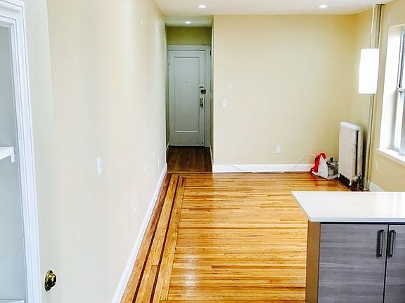 4th image of 3078 38th St APT 3C