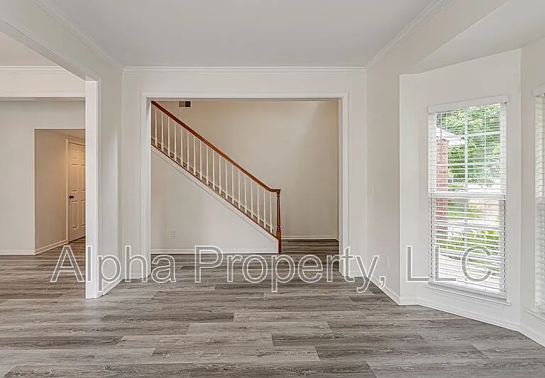 261 Highgate Cir — Photo 4