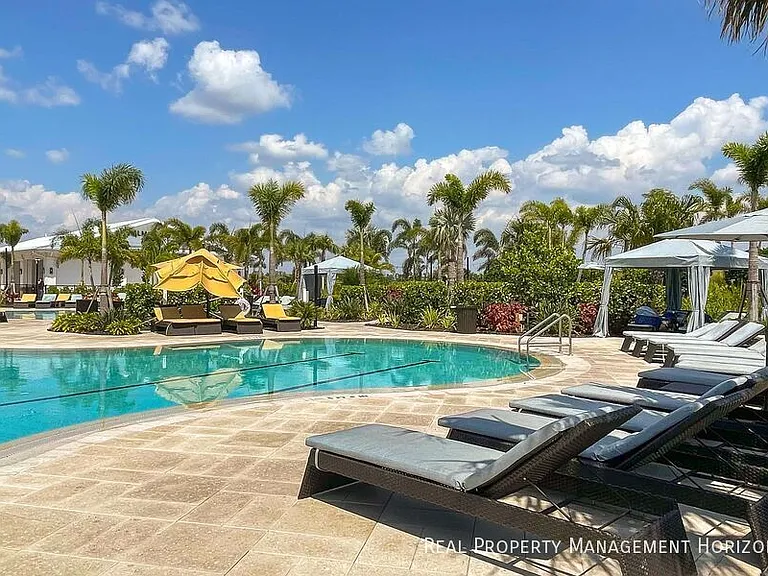 17769 Crescent Moon Loop — Photo 43