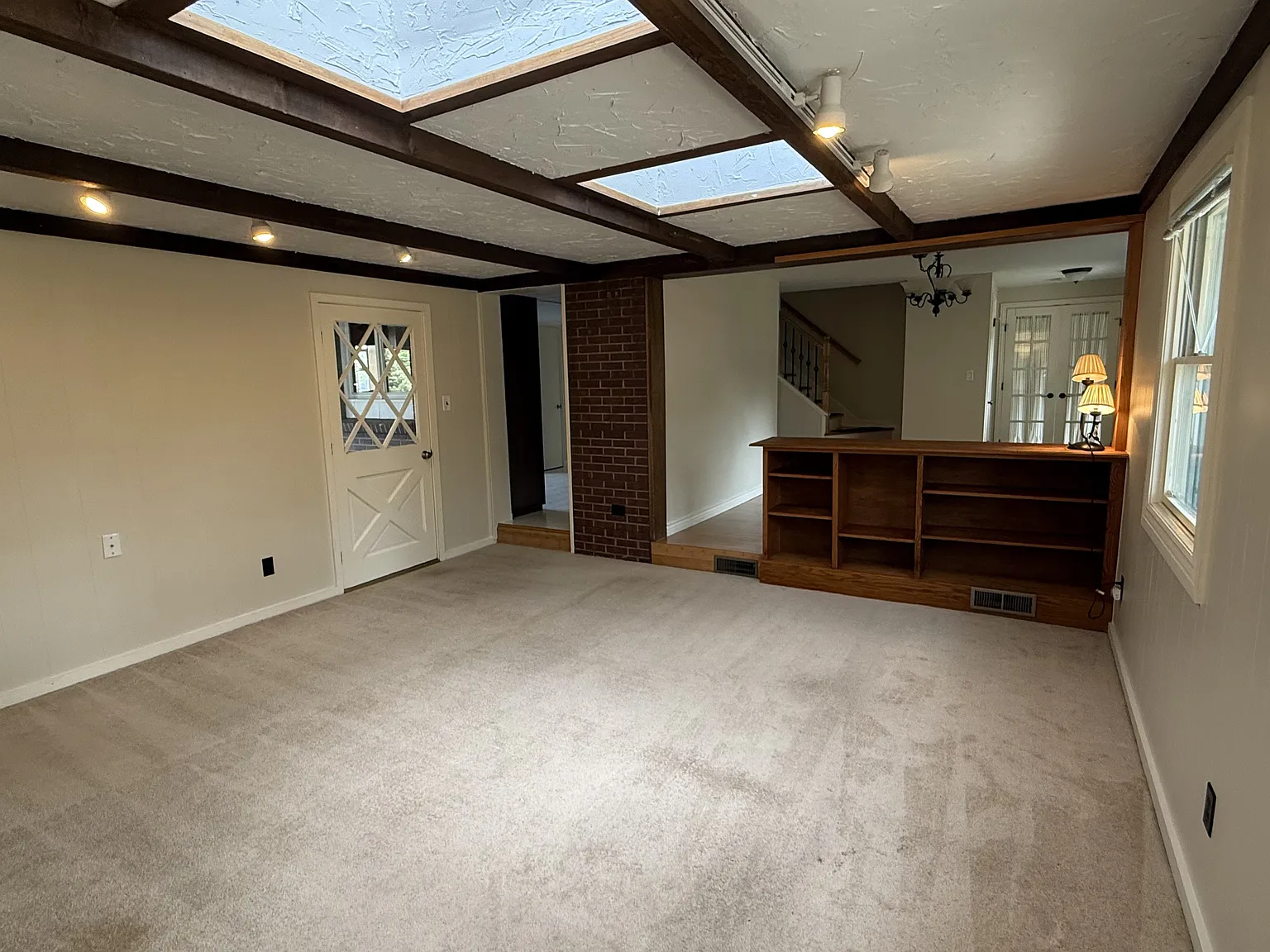 4 bed, 2080 sqft, $3,795 — Photo 4