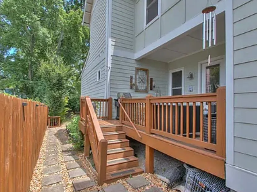 1519 Straightway Ave — Photo 4