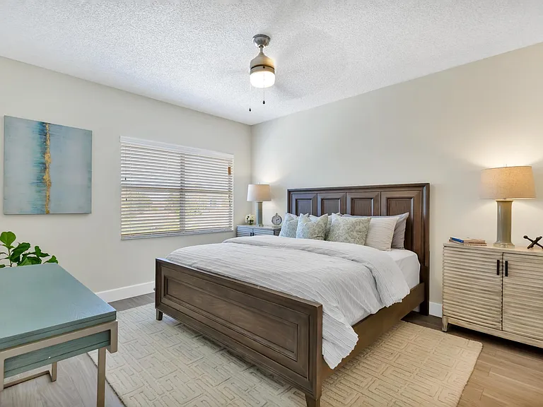 B2 Marseille - 3-Story Townhomes