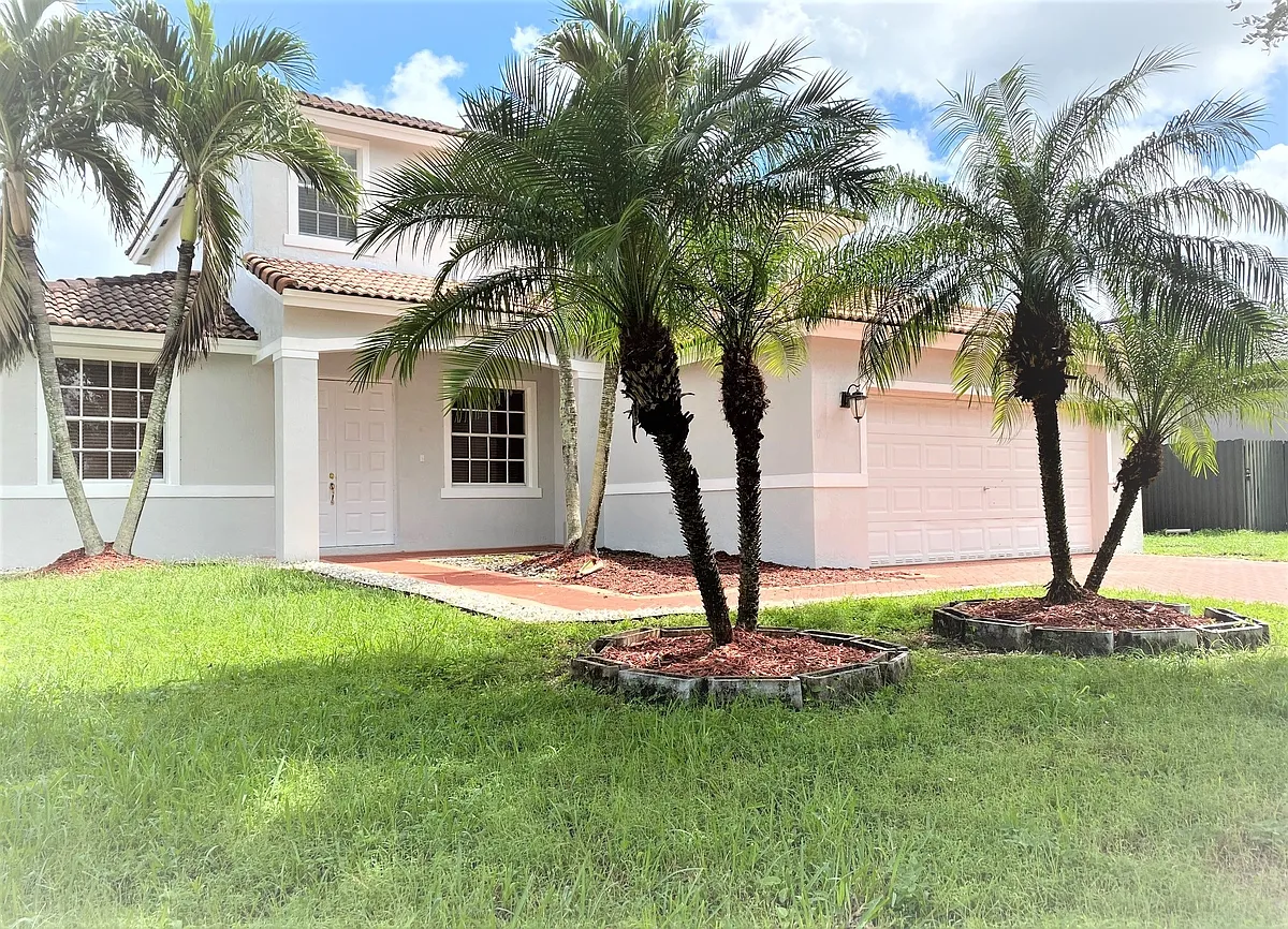 Building Photo - 14300 SW 159th Pl