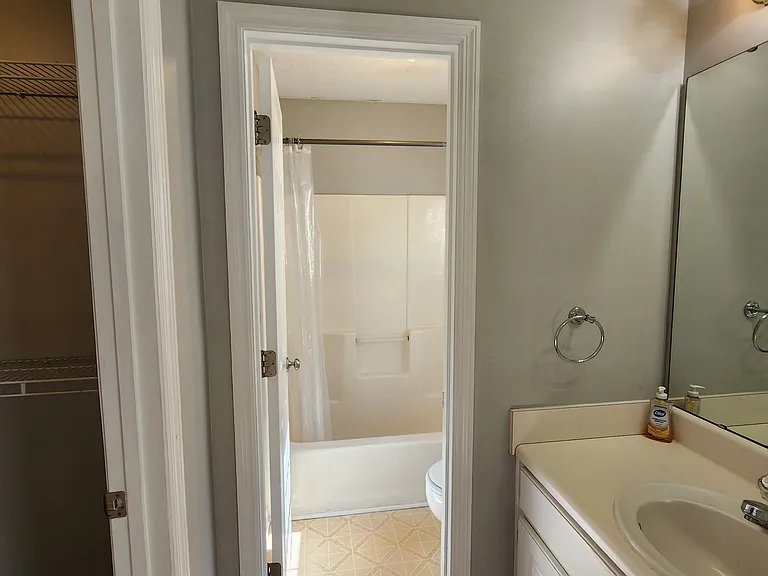4126 Sedgwyck Ln — Photo 10