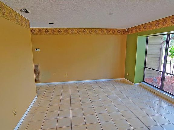 3rd image of 3309 Foxridge Cir