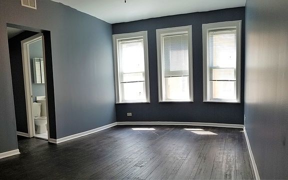 5th image of 4240 N Clarendon Ave APT 308N
