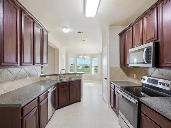 7229 Muirfield Dr, Cleburne, TX 76033