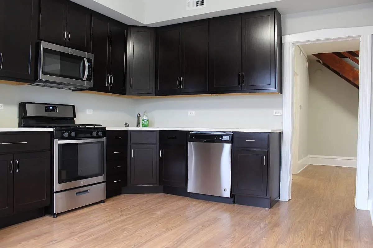2 bed, 1.5 bath, 1200 sqft, $2,700 — Photo 2