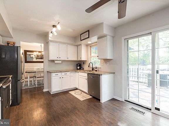 5th image of 202 Kimberton Ct