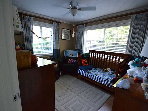 5th image of 1051 NE 23rd Ct