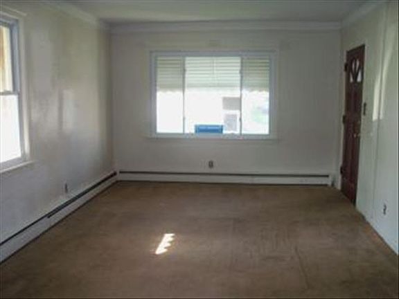 3rd image of 6185 Custer St