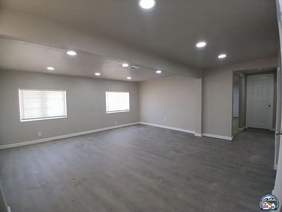 3 bed, 2.0 bath, 1156 sqft, $1,850 — Photo 4