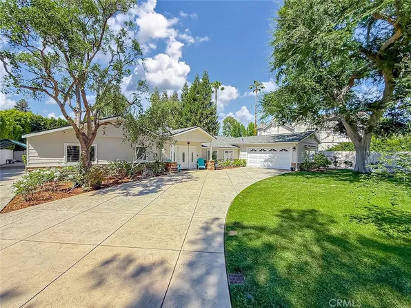 23433 Hatteras St, Woodland Hills, CA 91367