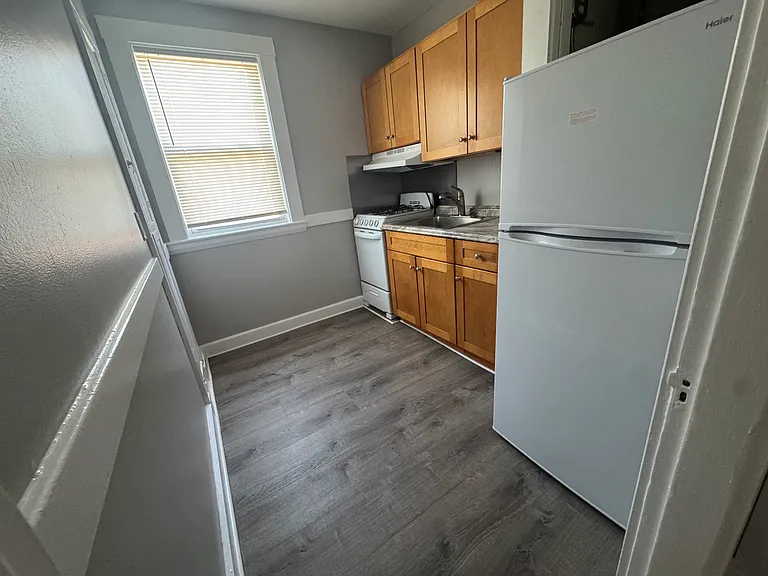 9 Gordon St #3 — Photo 2