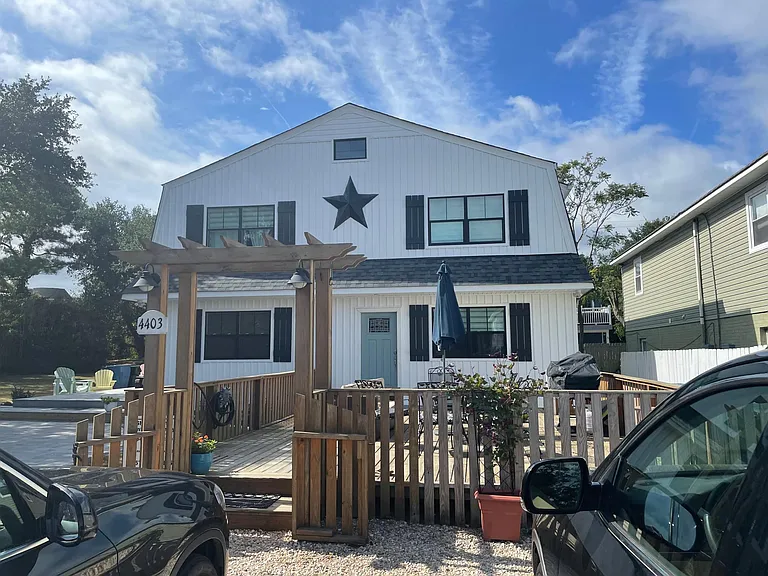 4403 Ocean View Ave — Photo 11