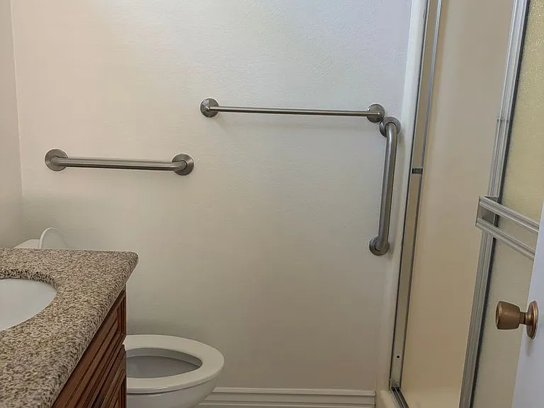 28033 Radford Dr — Photo 17