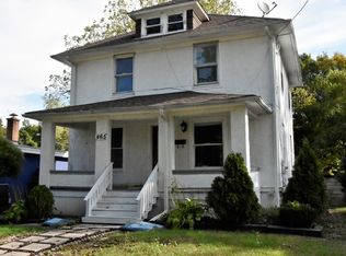 465 N Spring St, Elgin, IL 60120