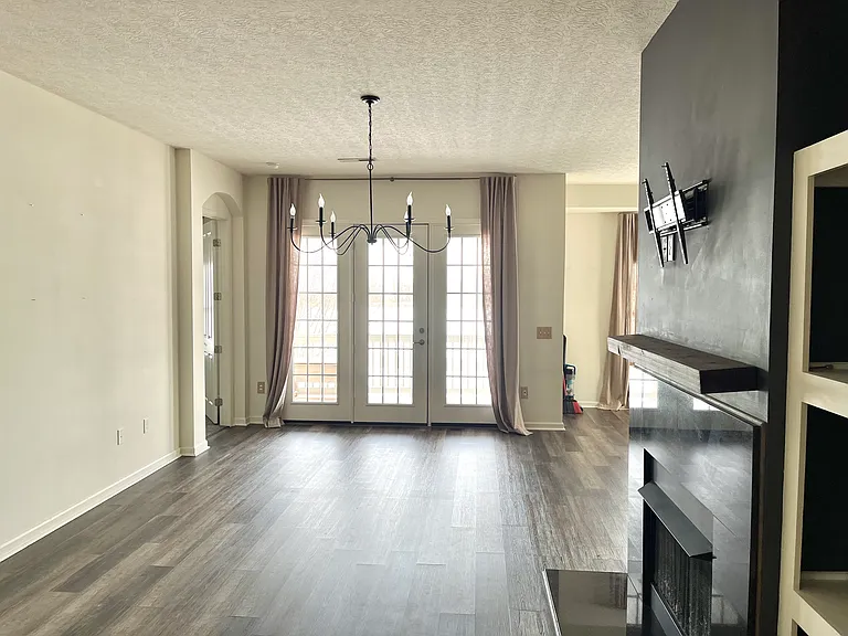 3175 Rossmore Cir — Photo 12