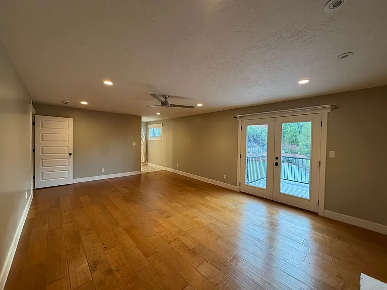 600 N 260 West Cir — Photo 22