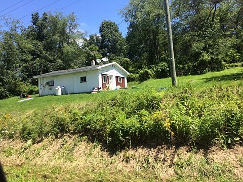 2nd image of 1821 Clary Rd