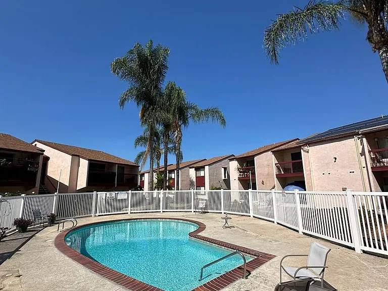 Aztec Apartments — Photo 9