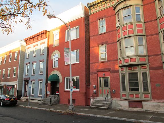 3rd image of 4 Hill St #1ST