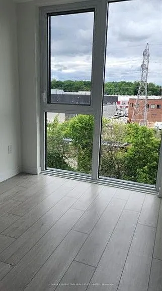 500 Dupont St #410 — Photo 14