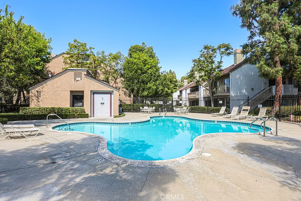 1 bed, 767 sqft, $2,300 — Photo 4