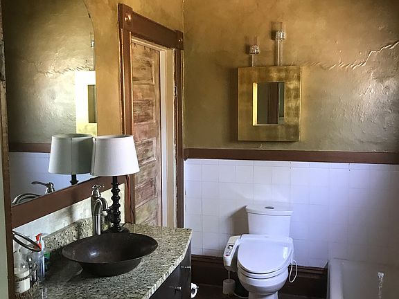 2nd bathroom 