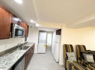 5702 Tender Ct, Springfield, VA 22151