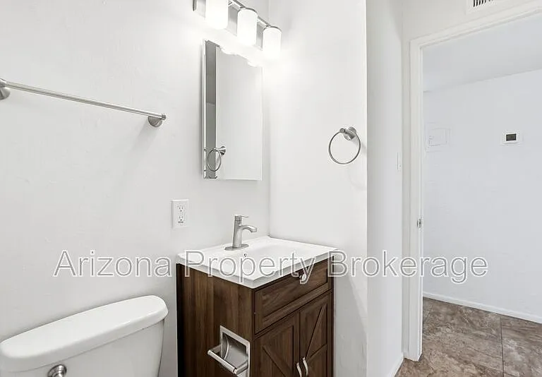 450 W 6th St #A — Photo 14
