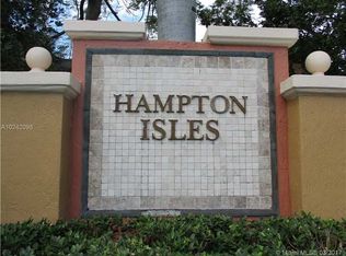 10555 SW 6th St, Pembroke Pines, FL 33025