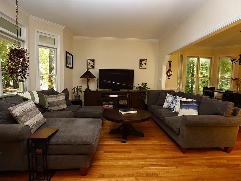1539 Pathway Dr — Photo 6