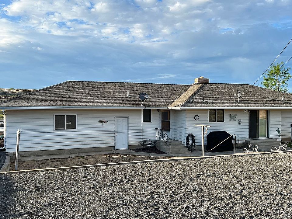 2nd image of 718 E 2nd Ave