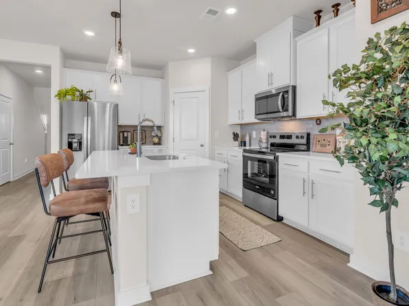 4200 Skyridge Dr, Nashville, TN 37207