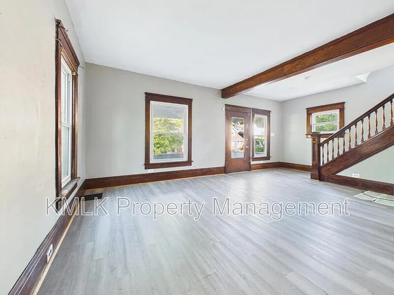 701 Kling St — Photo 8