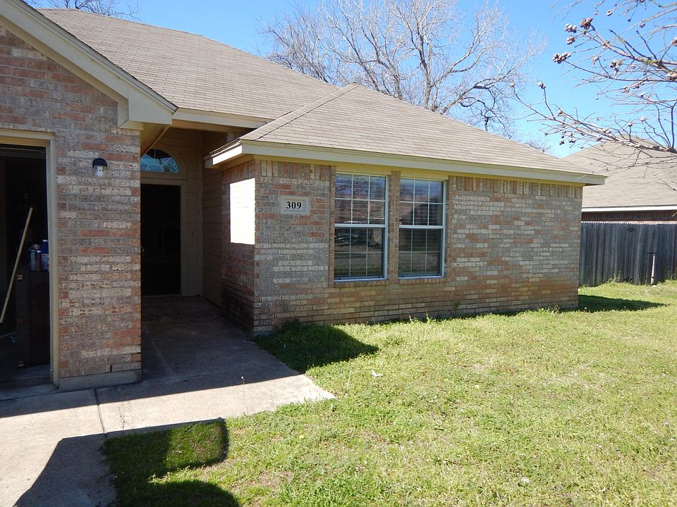 1st image of 309 Woodrose Dr