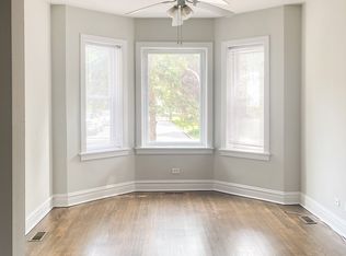 1460 W Grace St #1, Chicago, IL 60613