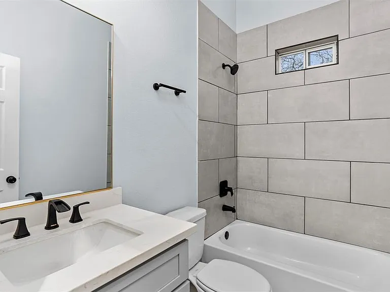 1010 Junell St — Photo 5