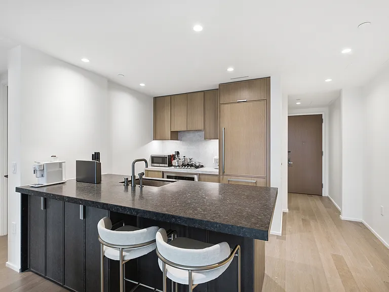 543 W 122nd St #8B — Photo 3